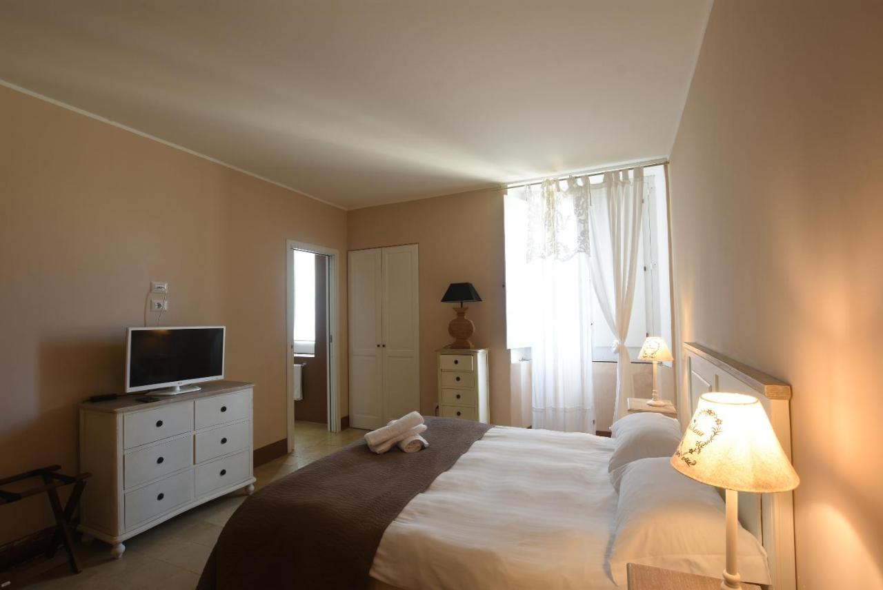 Borgo Del Carato Hotel Solarino Bagian luar foto